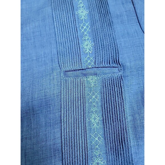 Guayaberass Shirt Mens 40 Button Dark Blue Teal Textured Embroidered Cigar - Picture 5 of 11